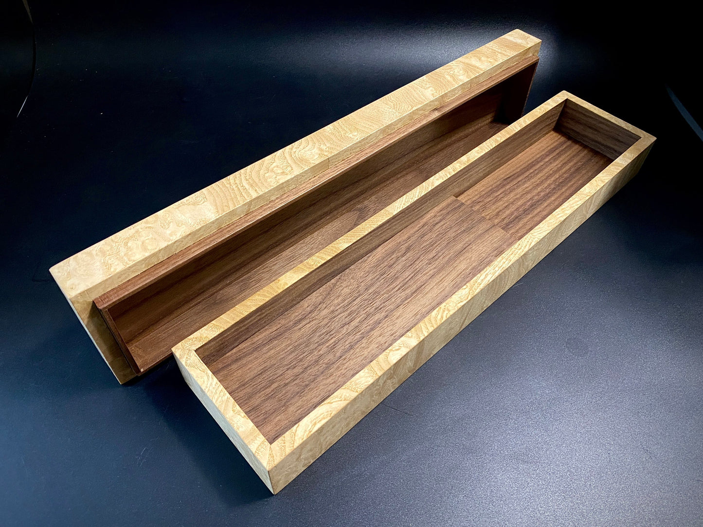 Boîte 345 mm. pour l'emballage de couteaux de qualité supérieure, en bois précieux. #BOX_10