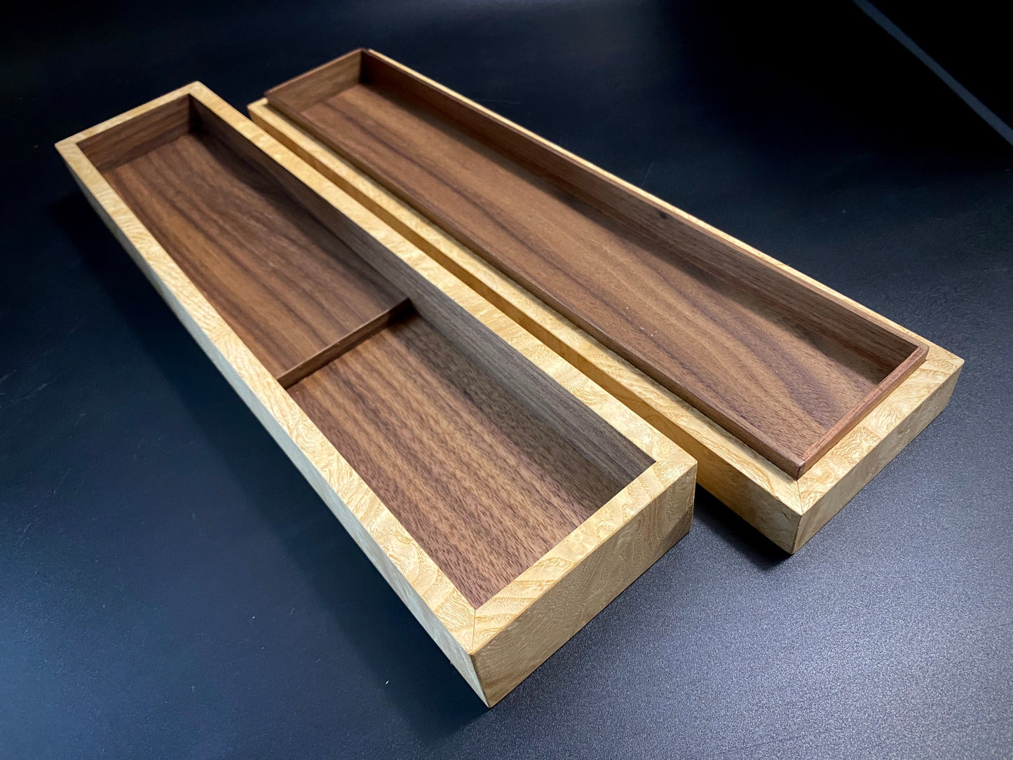 Boîte 345 mm. pour l'emballage de couteaux de qualité supérieure, en bois précieux. #BOX_10